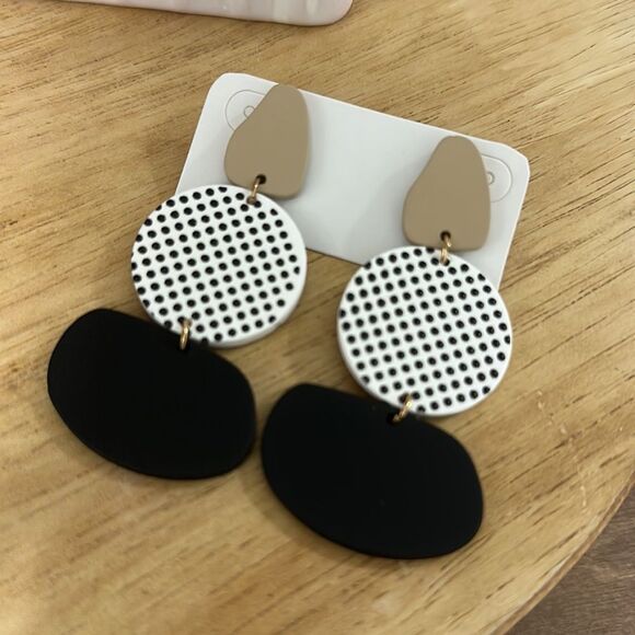 Statement earrings ​ - Picture 1 of 3
